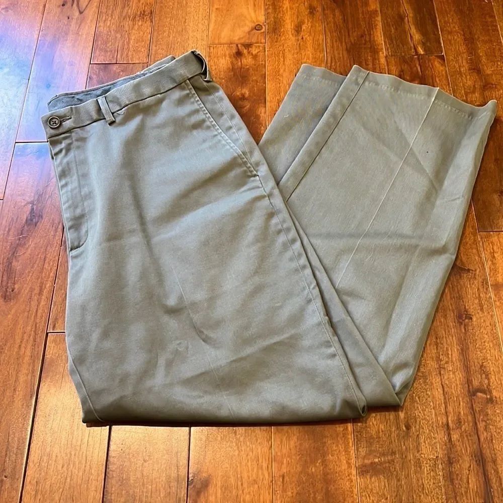 Mens Haggar Classic Fit Premium No Iron Kahki